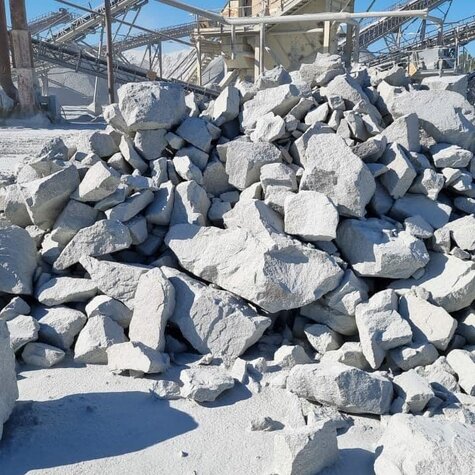 Что выбрать для основания дома: сравнение с цифрами, примерами и расчётами