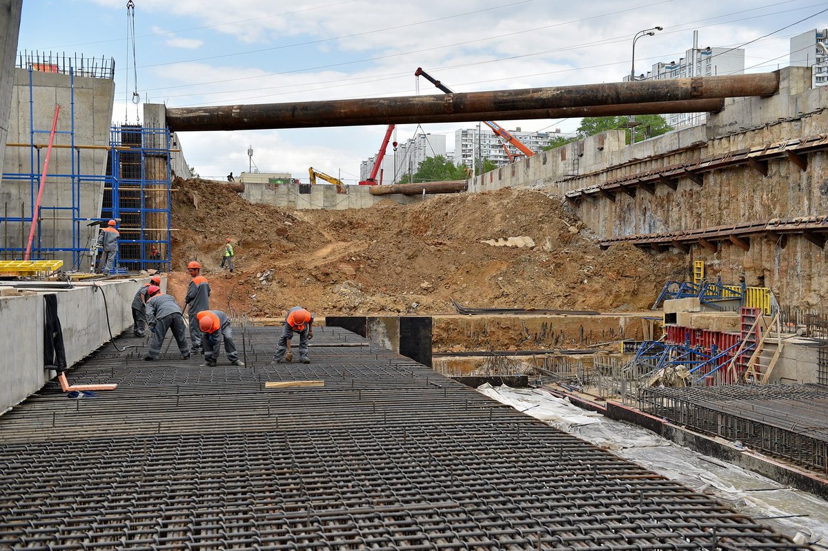 Карьерный просеянный песок с доставкой в Раменском
