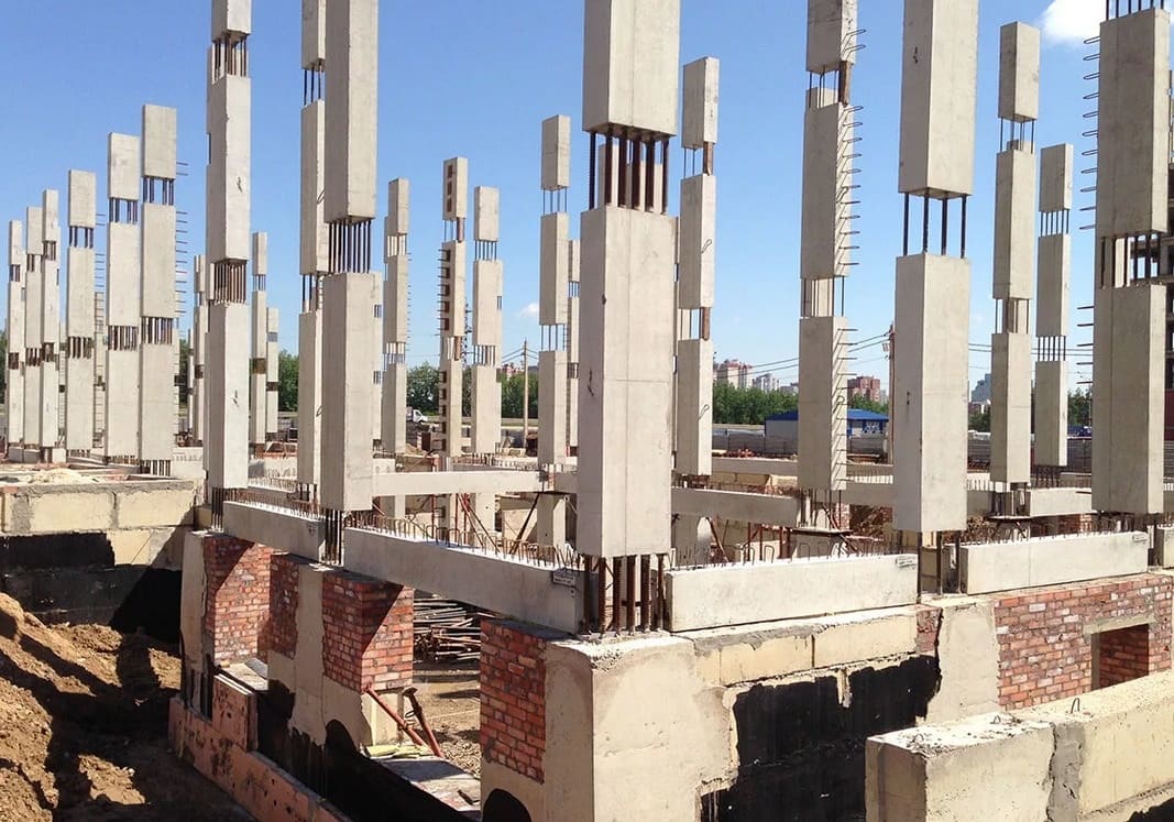 Устройство ленточных и монолитных фундаментов в Москве